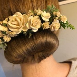Large ivory floral hair comb